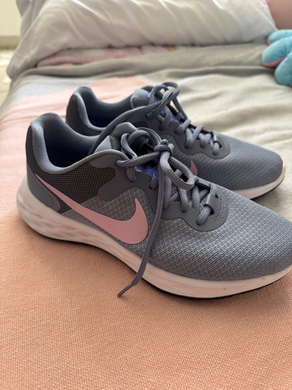 Nike Women’s Gray Athletic Shoes with Pink Swoosh size 7.5